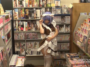 Японку трахают в магазине комиксов