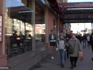 Русские парни толпой выебали в рот и в жопу молодую телку из Брянска